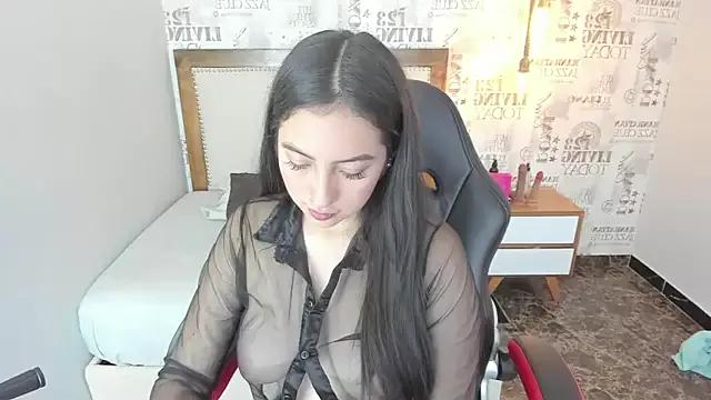 LUNACLARK2 from StripChat is Freechat