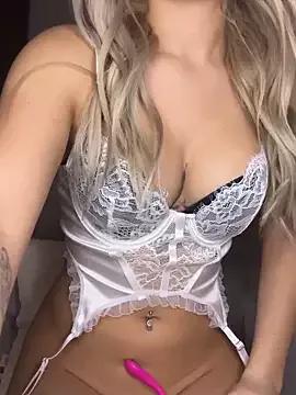 LunaDesireex from StripChat is Freechat