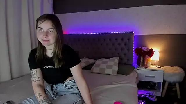 Customizable and immersive: Energize your taste buds and checkout our delicious choice of amateur cams liveshows with excited livestreamers getting their sweet physiques pounded with their beloved vibrating toys.