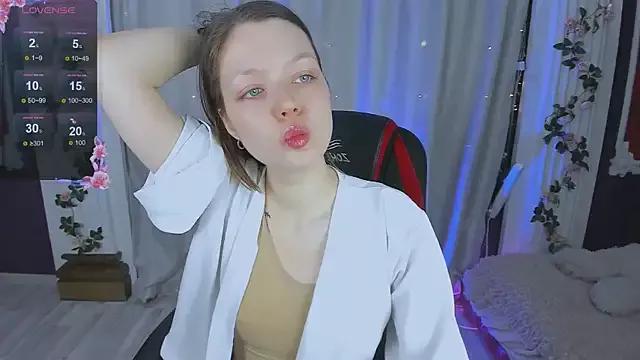 Lunar_Lily from StripChat is Freechat