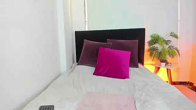 Customizable and immersive: Energize your taste buds and checkout our delicious choice of amateur cams liveshows with excited livestreamers getting their sweet physiques pounded with their beloved vibrating toys.