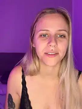 lunawolf21 from StripChat is Freechat