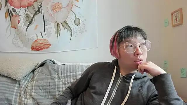 luxgray from StripChat is Freechat