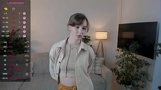LynDarnell from StripChat is Freechat