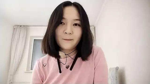 Lyndasilk from StripChat is Freechat