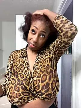 MadamGlam from StripChat is Freechat