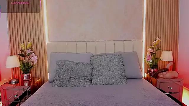 MaddyGray_ from StripChat is Freechat