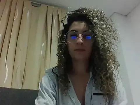 MaddyRosse_ from StripChat is Freechat