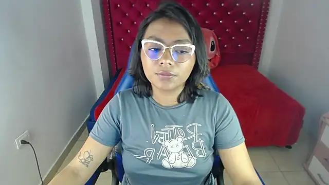 madelein_m from StripChat is Freechat