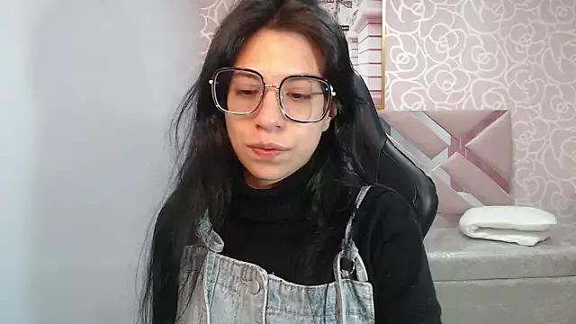 Madison08_ch from StripChat is Freechat
