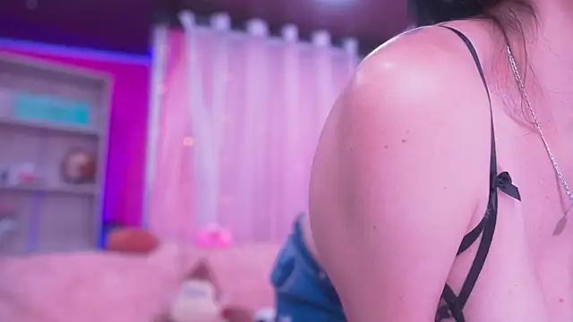 Customizable and immersive: Energize your taste buds and checkout our delicious choice of amateur cams liveshows with excited livestreamers getting their sweet physiques pounded with their beloved vibrating toys.