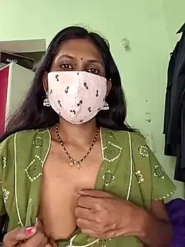 Mahi_queenx from StripChat is Freechat
