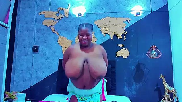 Maiam__Rossi from StripChat is Freechat
