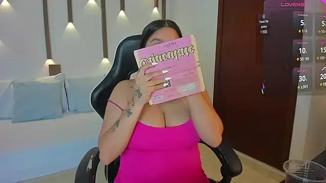 maite_saens_ from StripChat is Freechat