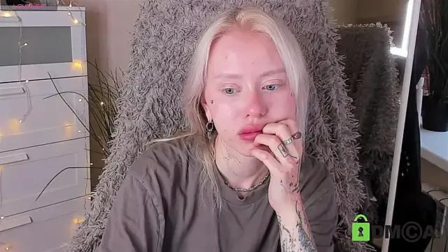 MalenaErnman from StripChat is Freechat