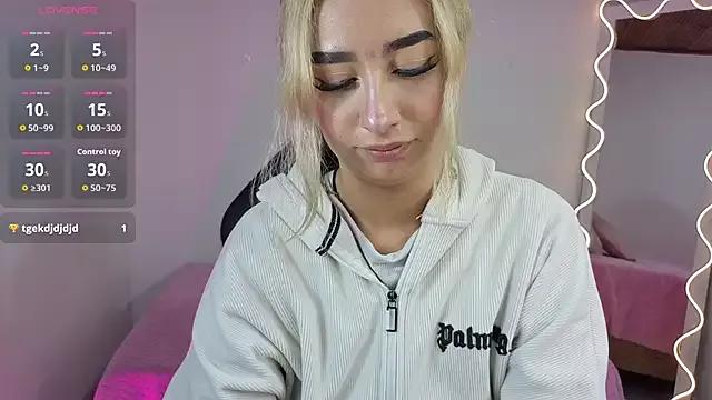 Malory_tay1 from StripChat is Freechat