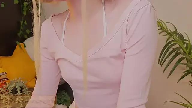 Manarose from StripChat is Freechat