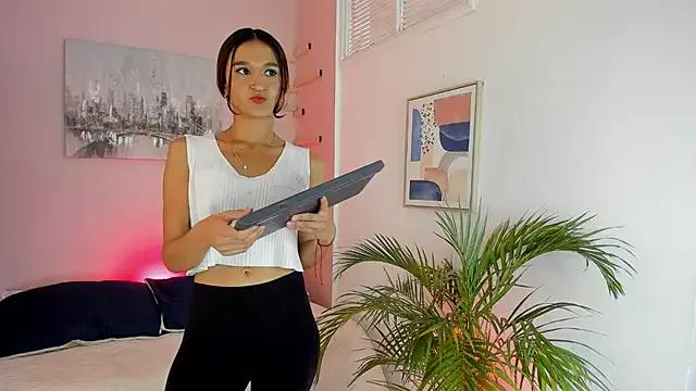 maraiah_petit from StripChat is Freechat