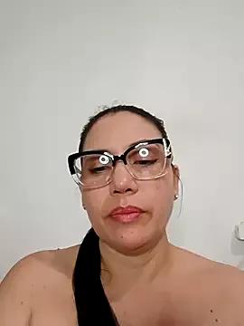 Maria20Fer from StripChat is Freechat
