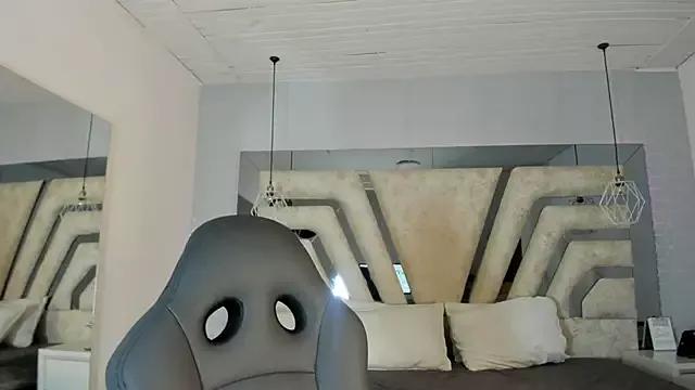 Customizable and immersive: Energize your taste buds and checkout our delicious choice of amateur cams liveshows with excited livestreamers getting their sweet physiques pounded with their beloved vibrating toys.