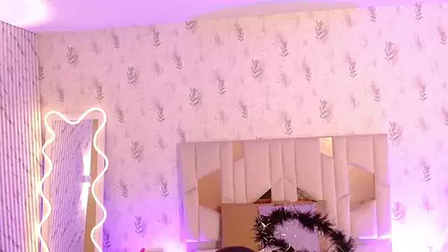 MARIANA_TAY1 from StripChat is Freechat