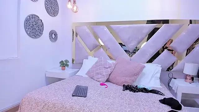 Customizable and immersive: Energize your taste buds and checkout our delicious choice of amateur cams liveshows with excited livestreamers getting their sweet physiques pounded with their beloved vibrating toys.