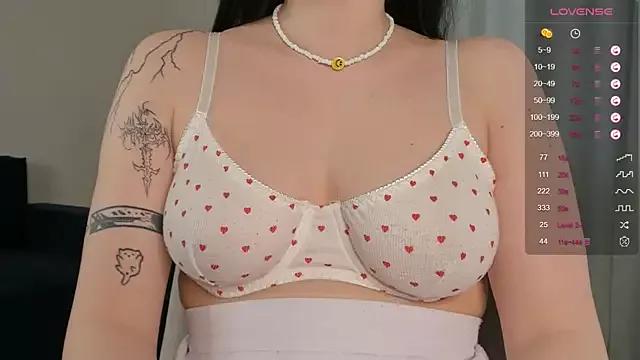 Customizable and immersive: Energize your taste buds and checkout our delicious choice of amateur cams liveshows with excited livestreamers getting their sweet physiques pounded with their beloved vibrating toys.