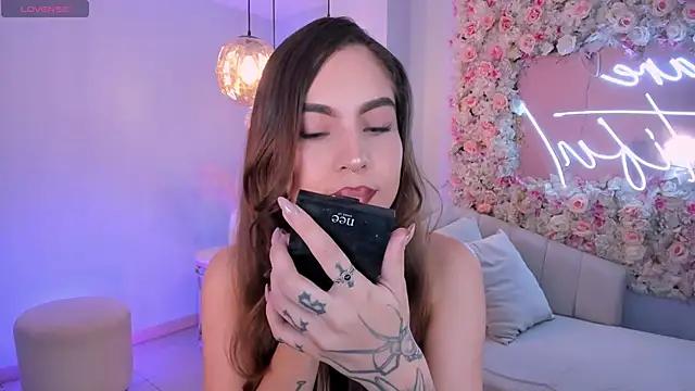 Customizable and immersive: Energize your taste buds and checkout our delicious choice of amateur cams liveshows with excited livestreamers getting their sweet physiques pounded with their beloved vibrating toys.