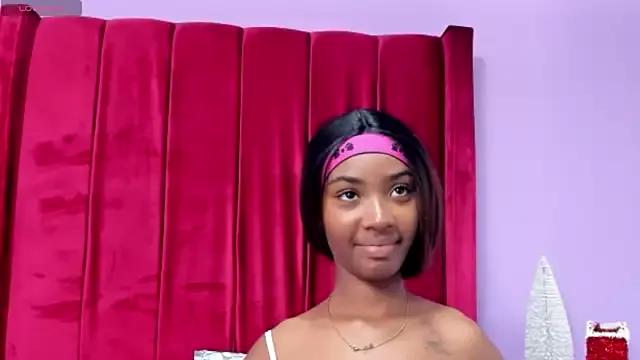 MarianRosse from StripChat is Freechat