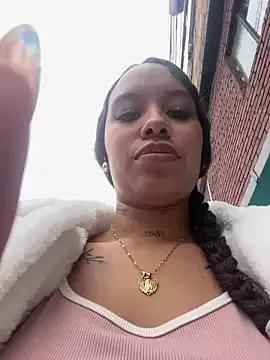 MarieLeon from StripChat is Freechat