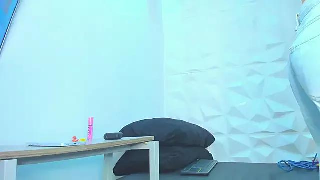 Customizable and immersive: Energize your taste buds and checkout our delicious choice of amateur cams liveshows with excited livestreamers getting their sweet physiques pounded with their beloved vibrating toys.