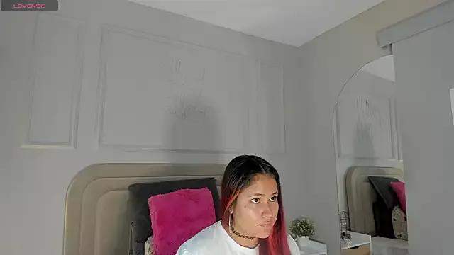 Maristxxr from StripChat is Freechat