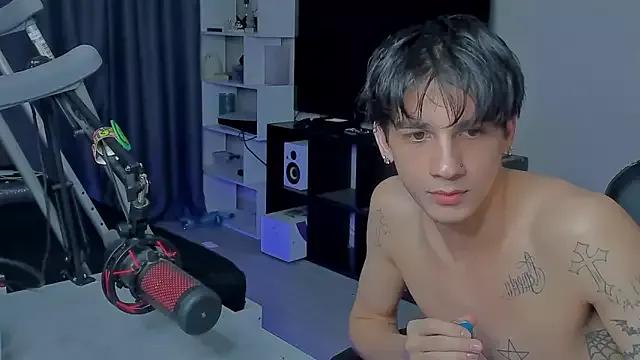 MarkBrowniii from StripChat is Freechat