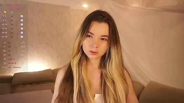 MarlinVarian from StripChat is Freechat