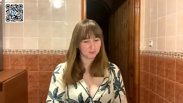 MaroonMoon_ from StripChat is Freechat