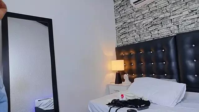 Customizable and immersive: Energize your taste buds and checkout our delicious choice of amateur cams liveshows with excited livestreamers getting their sweet physiques pounded with their beloved vibrating toys.