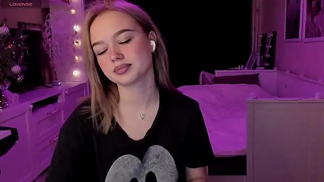 Customizable and immersive: Energize your taste buds and checkout our delicious choice of amateur cams liveshows with excited livestreamers getting their sweet physiques pounded with their beloved vibrating toys.