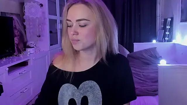 MaryDreaminess from StripChat is Freechat
