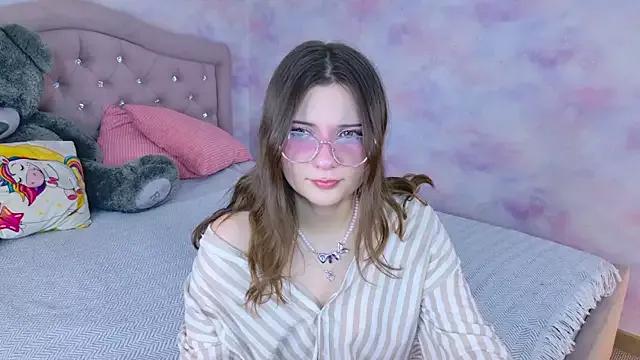 MaryMoorre from StripChat is Freechat