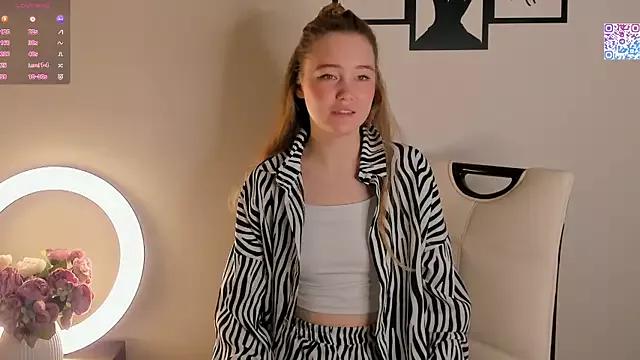 Customizable and immersive: Energize your taste buds and checkout our delicious choice of amateur cams liveshows with excited livestreamers getting their sweet physiques pounded with their beloved vibrating toys.