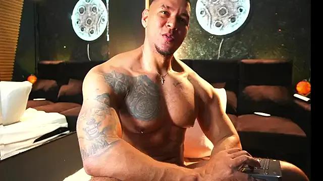 MassimoWalton2 from StripChat is Freechat