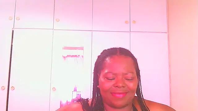 MatureBoobsDiva from StripChat is Freechat