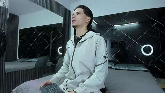 Max-williams from StripChat is Freechat