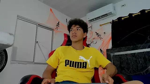 Customizable and immersive: Energize your taste buds and checkout our delicious choice of amateur cams liveshows with excited livestreamers getting their sweet physiques pounded with their beloved vibrating toys.