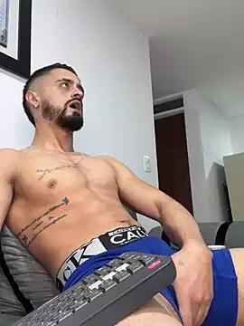 MAXIMUS_MASTE3 from StripChat is Freechat
