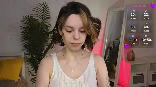 Maya_Berry_ from StripChat is Freechat
