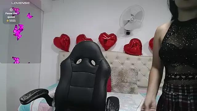 Customizable and immersive: Energize your taste buds and checkout our delicious choice of amateur cams liveshows with excited livestreamers getting their sweet physiques pounded with their beloved vibrating toys.