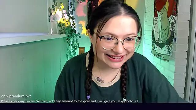 me__hanna from StripChat is Freechat