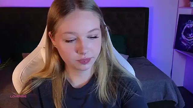 Me_michelle from StripChat is Freechat