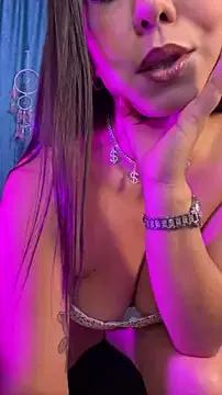 Megan_Roouse from StripChat is Freechat